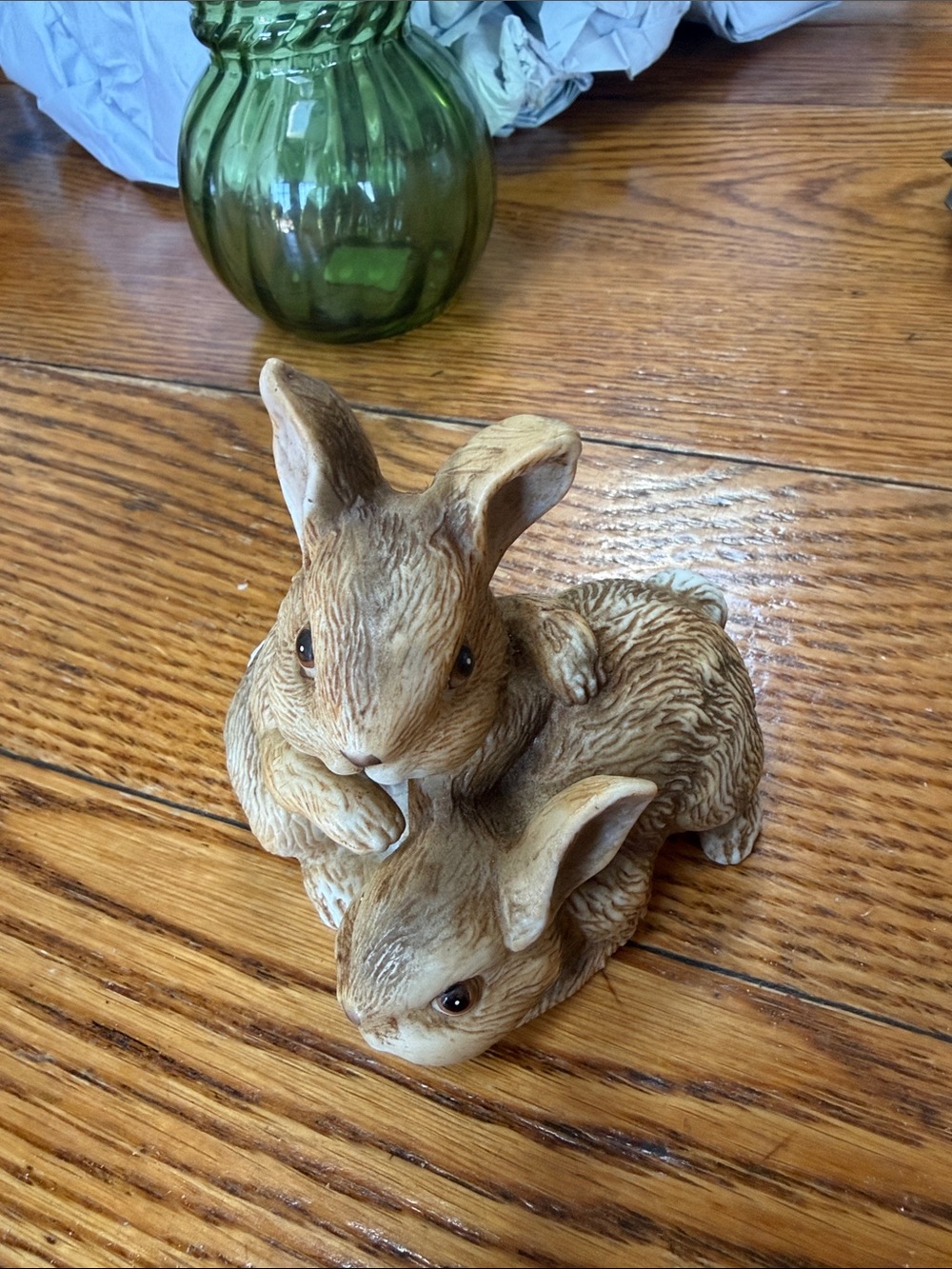 Homeco Home Interiors ceramic bunnies figurine. Good condition.